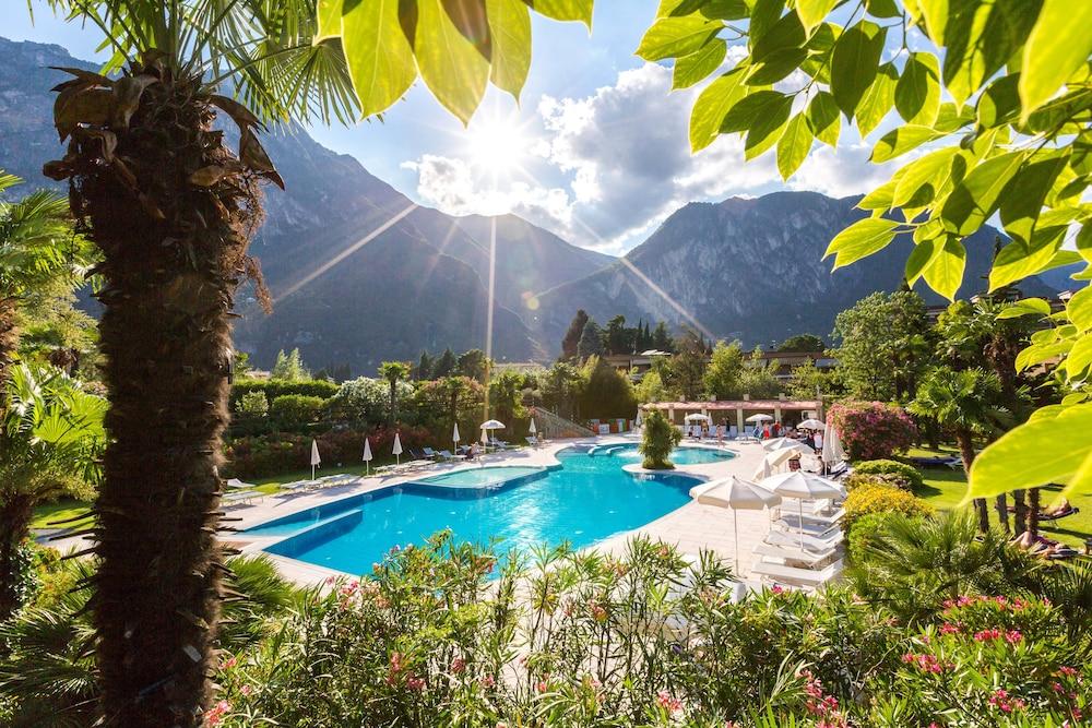 Astoria Resort Riva del Garda Eksteriør billede